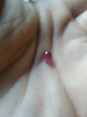 0.93 CT Rubí Natural Rojo forma Pera  origen Mozambique ( Ver Vídeo) - Imagen 1 de 4