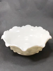 Vintage Westmoreland getäfelt Traube Milch 9,5" Glas Servierschüssel mit gekräuseltem Rand - Bild 1 von 6