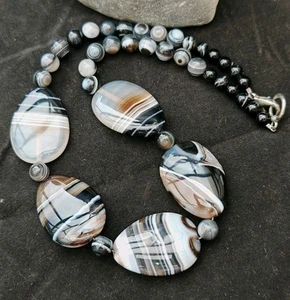 Modern banded agate bead gemstone necklace monochrome - Picture 1 of 8