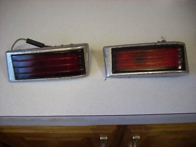 Montajes de luces traseras Nash 600 1942 sedán con biseles de lentes de vidrio originales picados Foto 1 de 4