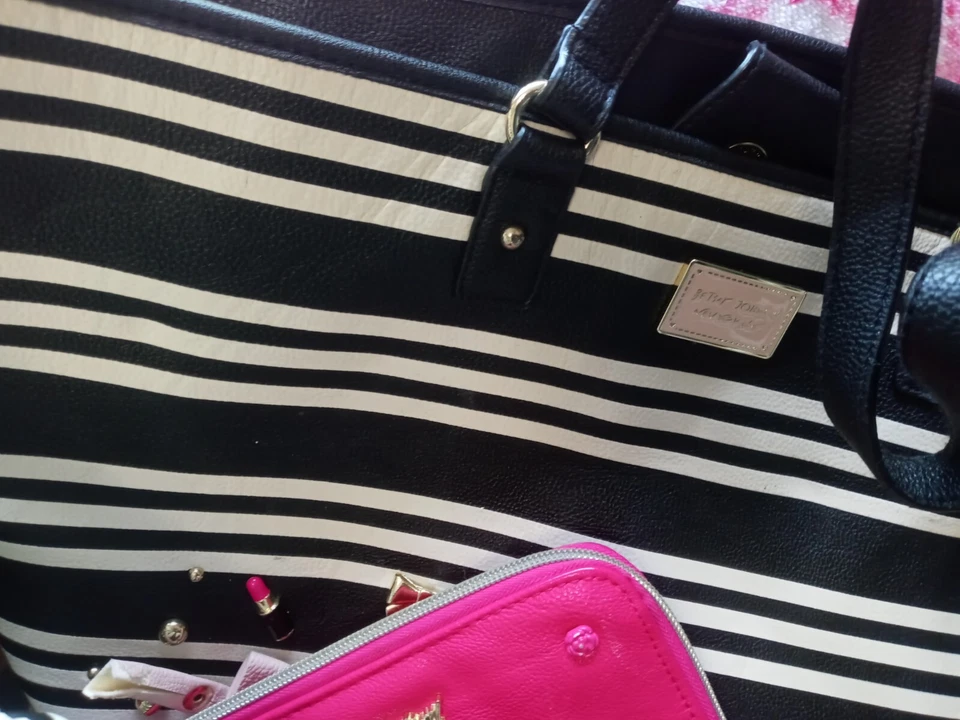 6 Authentic Betsey Johnson purses and 1 Betsey Johnson wallet. - Image 1 of 4