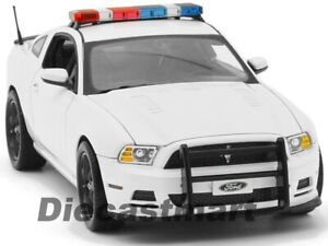 2013 FORD MUSTANG BOSS 302 POLICE BLANCHE NON MARQUÉE 1:18 SHELBY COLLECTIONNBLES ?ES SC463