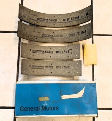 Juego de forro de freno delantero o trasero BUICK 1940-1966 GM: 5467225 42 42 46 50 51 52 NUEVO Foto 1 de 4