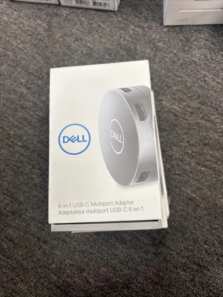 Estación de acoplamiento adaptador multipuerto Dell 6 en 1 USB-C DA305 T3WX8 Foto 1 de 4