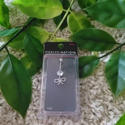 Piercing para ombligo con lazo colgante Foto 1 de 4