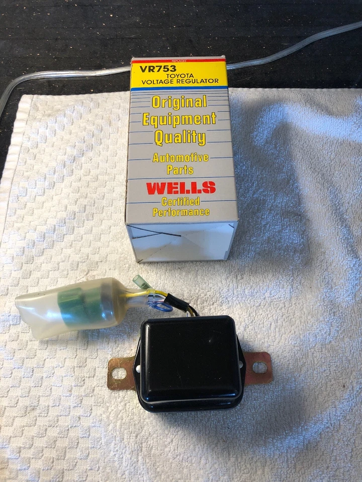 Nuevo de Lote Antiguo Pozos Regulador de Voltaje 1976-80 Toyota 27700-26030 28020 38040 38050 38120 Foto 1 de 4