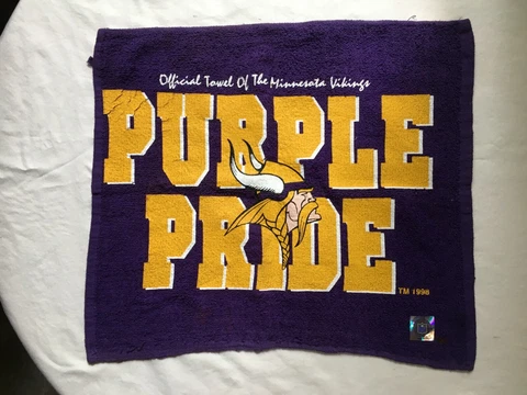Vintage 1998 MINNESOTA VIKINGS PURPLE PRIDE TOWEL Rally Rag Cover