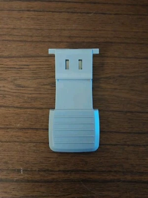 Aspirador de pó Dirt Devil UD76800, UD76300 - Pedal de liberação de alça de substituição  - Imagem 1 de 3