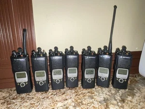 x7 Motorola XTS5000 Digital radios ( As Is - Read ) - Zdjęcie 1 z 2