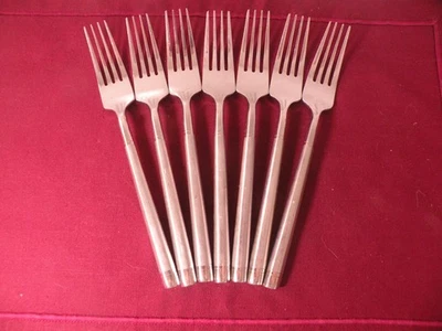 "7 horquillas de cena de acero inoxidable con acento brillante satinado Hampton Silversmith Ritz 7 5/8""" Foto 1 de 4