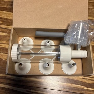Pampered Chef Easy Accent Decorator #1778 w/6 Tips - Never Used - Picture 1 of 7