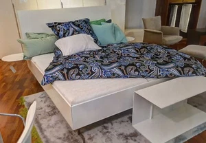 Interlübke - Bett Izzy mit Ansatztischen weiß - LP 5.334,- EUR - Bild 1 von 5