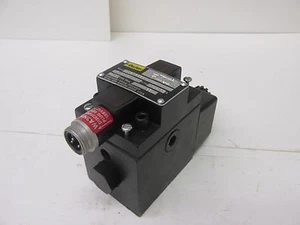 New Parker Mod D3W2B56Y 120/60-110/50V/Hz .72-.75A 3000PSI Max BZ 41905LR - Picture 1 of 3
