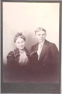 Cabinet Photo of YOUNG COUPLE From DODGE CITY - Picture 1 of 2