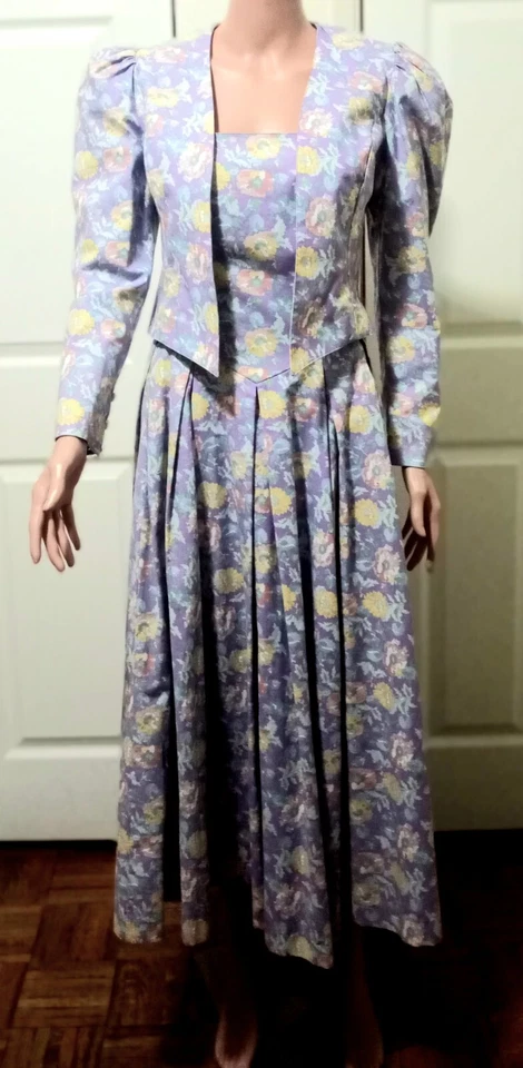 VESTIDO MORADO LAURA ASHLEY AÑOS 80 CON CHAQUETA ESTAMPADO FLORAL ALGODÓN MANGA ABULLONADA TALLA 10 Foto 1 de 4