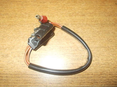 NOS 1988 1989 MERKUR SCORPIO ANTI-THEFT SWITCH FOR LIFTGATE E6RY-14018-A - Image 1 of 2