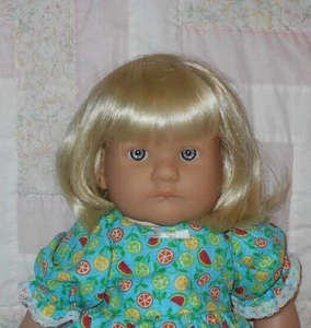 Peluca de muñeca Kemper CONNIE TALLA 12/13 RUBIA PÁLIDA (estilo Doris Day) gorra completa nueva con etiquetas - Imagen 1 de 7