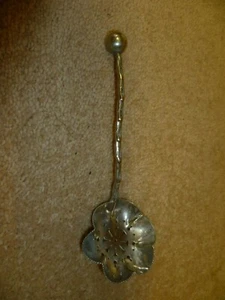 AN ANTIQUE ORNATE BAMBOO CANE EFFECT HANDLED SILVER PLATED SUGAR SIFTER SPOON - Picture 1 of 5