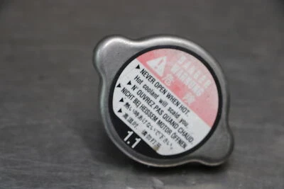 04-05 Honda CBR 1000RR Engine Radiator Cap Foto 1 de 3