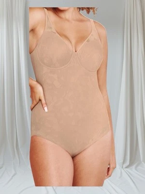 Cuerpo con aros Bali para mujer ultraligero control firme Briefer DF6552 TALLA 36DD desnudo Foto 1 de 4