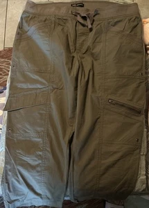 LEE RELAXED FIT WOMEN CAPRI CARGO PULL 0N COTTON PANTS - DK GREEN- Size 14 - Picture 1 of 5