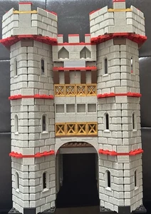 Mega Bloks Construx Minions Castle Adventure Assassin’s Creed - Picture 1 of 10