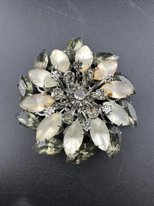 Vintage Brosche Strass mattiert Satin Steine Silber Anstecknadel 2" Krappenfassung - Bild 1 von 19