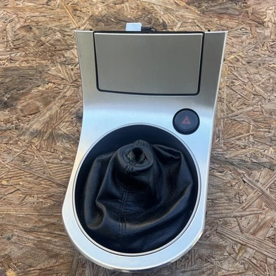 2007 英菲尼迪 G35 手动变速器挡板靴装饰 6 速拉丝 — 第 1/4 张图片