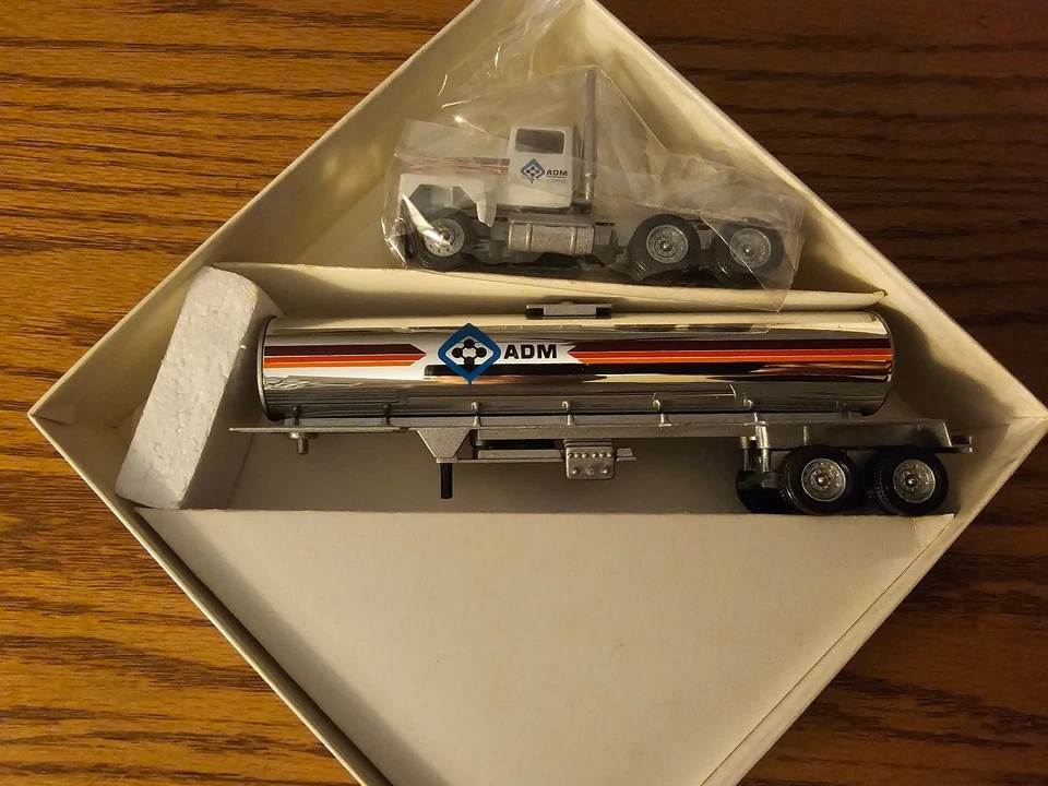 Camión cisterna Winross ADM semitractor 1:64 diecast modelo coleccionable Foto 1 de 1