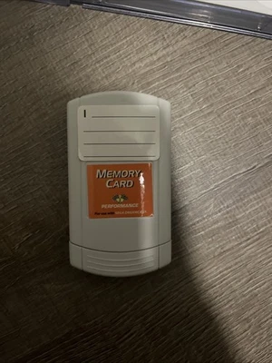 Tarjeta de memoria Sega Dreamcast blanca con estuche de almacenamiento Foto 1 de 4