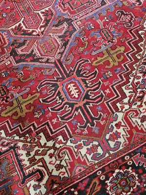 8,4 x 11,3 ANTIGUO FINE HEREZ VINTAGE SERAPI USHAK KAZAKO CAUCÁSICO    Foto 1 de 4