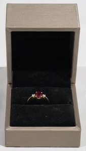 RUBY & ZIRCON 18K GOLD RING 2.72 GRAMS TW SIZE 5 - Picture 1 of 4