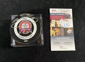 Joe Sakic Signed Colorado Avalanche 2001 Stanley Cup Official Game Puck JSA COA - Picture 1 of 2