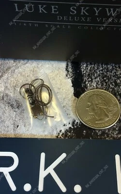 Hot Toys MMS458 Star Wars Last Jedi Luke Skywalker 1/6 action figure's necklace  - Image 1 of 3