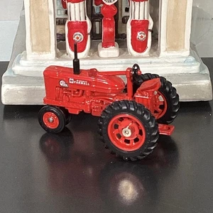 Ertl Vintage Vehicle IH Farmall 300 Tractor 1:43 Diecast LOOSE Estate Closeouts - Picture 1 of 6
