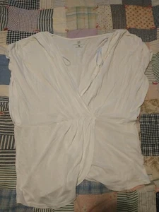 New York And Company Medium White Greek Style Shirt - Picture 1 of 2
