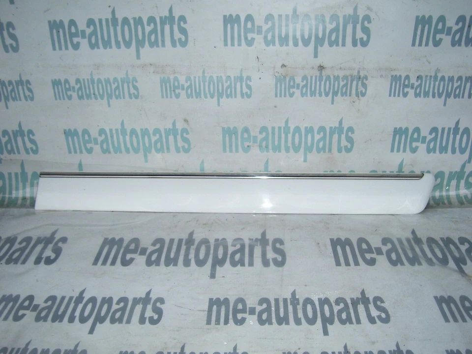 Mercedes Benz Clase E W210 1998-2002 OEM conductor puerta trasera izquierda moldura Foto 1 de 4