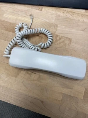 Panasonic PQJX2PS409Z KX-T7000 7100/7200/7400 Phone Handset - Image 1 of 4