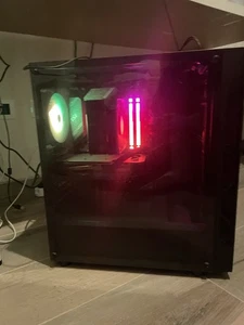 computer gaming fisso + cuffie razer + mouse +tastiera + monitor - Foto 1 di 8