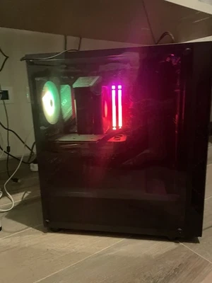 computer gaming fisso + cuffie razer + mouse +tastiera + monitor - Immagine 1 di 4