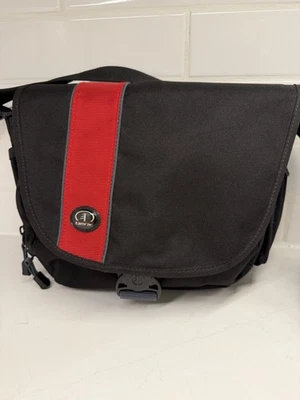 Tamrac Black Red Camera Shoulder Bag Padded DSLR Mirrorless Crossbody 12x9x5 - Image 1 of 4