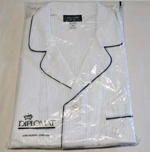 PIGIAMA vintage DIPLOMAT uomo 2 pezzi marrone bianco USA con bottoni grande NOS - Foto 1 di 5