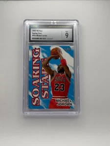 Fleer 1997-98 - Soaring Stars Michael Jordan #9SS High Flying CSG como nuevo 9 - Imagen 1 de 2