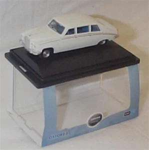 76DS001 Oxford Diecast DS420 Old English White 1/76 Scale OO Gauge New in Case - Picture 1 of 1