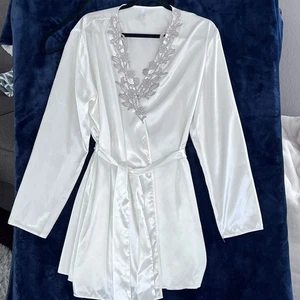 Flora Ladies White Satin Robe with Lace Trim L/XL Lingerie Sleepwear - Picture 1 of 8