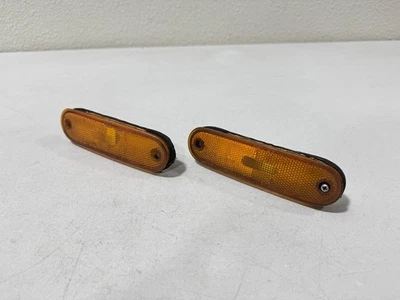 1990-1997 Mazda Miata OEM marcador lateral laranja com soquete refletor #2561 - Imagem 1 de 4