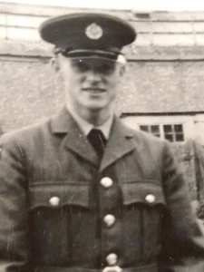 Soldier in Uniform Garden Gate B/W 3.5" - Picture 1 of 2