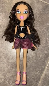 2001 Bratz Nevra Doll With Outfit and shoes READ - Picture 1 of 4