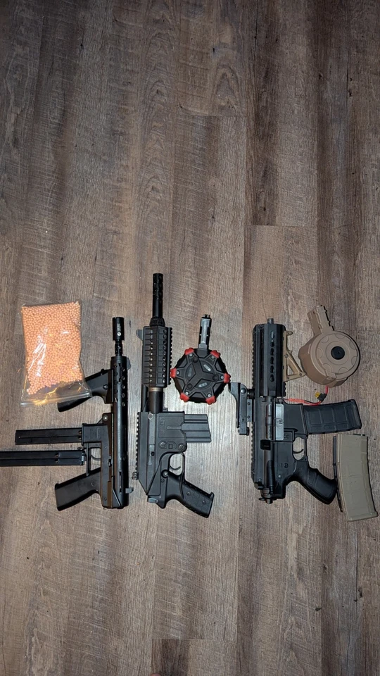 Airsoft Lot Echo 1 Keltec ICS CQB with accessories - Image 1 of 1