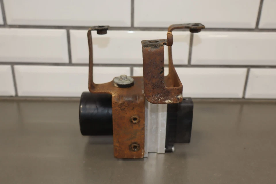 07-10 Chevy GMC 2500HD OEM ABS Conjunto de módulo de bomba Southern Foto 1 de 4